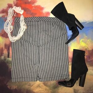 Wet Seal | Grey & Black Pinstripe skirt